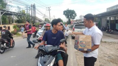 Peduli Sesama di Bulan Ramadan, Ditresnarkoba Polda Lampung Bagikan 200 Takjil Gratis