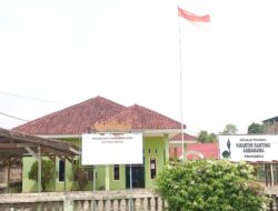 Miris Bendera Merah Putih Rusak Masih Berkibar Di Kantor PGRI Kecamatan Ambarawa Kabupaten Pringsewu