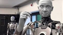 Viral! Robot Humanoid Jalan Malam di Macau Bikin Warga Heboh, Polisi Sampai Turun Tangan